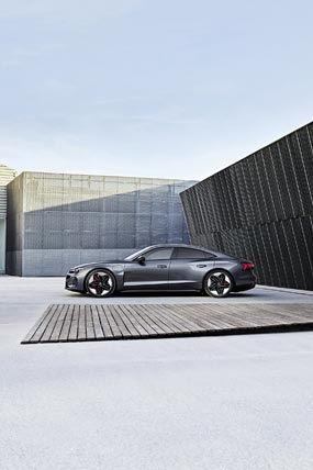 2022 Audi RS E-Tron GT phone wallpaper thumbnail.