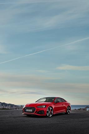 2023 Audi RS5 Competition Plus phone wallpaper thumbnail.