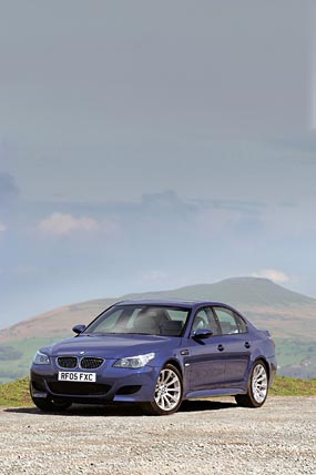 2005 BMW M5 phone wallpaper thumbnail.