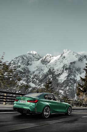 2021 BMW M3 Competition phone wallpaper thumbnail.