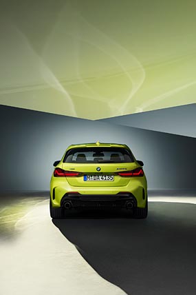 2022 BMW M135i phone wallpaper thumbnail.