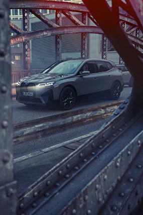 2022 BMW iX M60 phone wallpaper thumbnail.