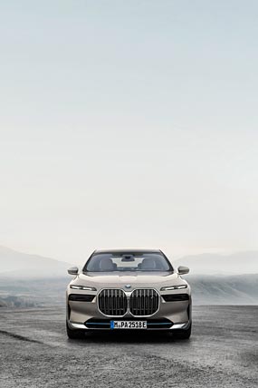 2023 BMW i7 phone wallpaper thumbnail.