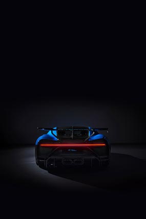 2021 Bugatti Chiron Pur Sport phone wallpaper thumbnail.