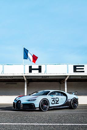 2021 Bugatti Chiron Pur Sport Grand Prix Edition phone wallpaper thumbnail.