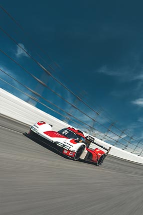 2023 Porsche 963 LMDh phone wallpaper thumbnail.