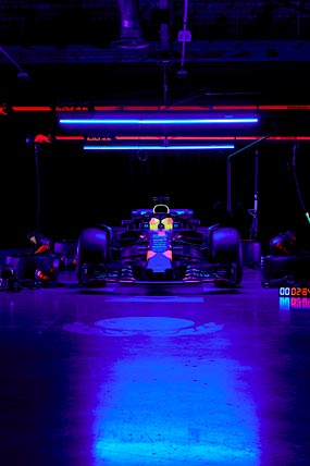 2023 Red Bull Racing RB19 phone wallpaper thumbnail.