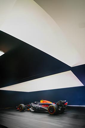 2024 Red Bull Racing RB20 phone wallpaper thumbnail.