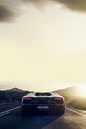 2022 Lamborghini Aventador LP780-4 Ultimae phone wallpaper thumbnail.