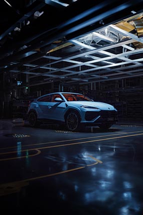2025 Lamborghini Urus SE phone wallpaper thumbnail.