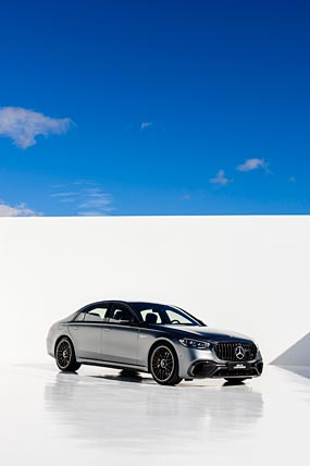 2023 Mercedes-AMG S63 E Performance phone wallpaper thumbnail.