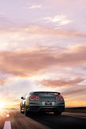 2022 Nissan GT-R T-Spec phone wallpaper thumbnail.