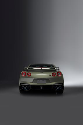 2024 Nissan GT-R phone wallpaper thumbnail.