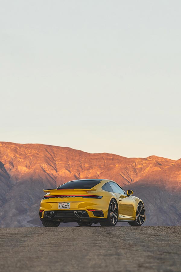 2021 Porsche 911 Turbo phone wallpaper thumbnail.