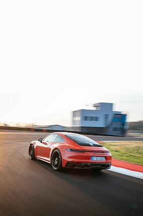 2022 Porsche 911 Carrera 4 GTS phone wallpaper thumbnail.