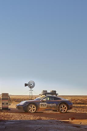2023 Porsche 911 Dakar phone wallpaper thumbnail.