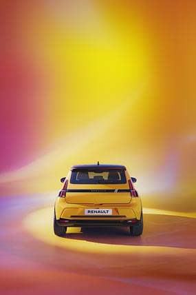 2025 Renault 5 E-Tech phone wallpaper thumbnail.