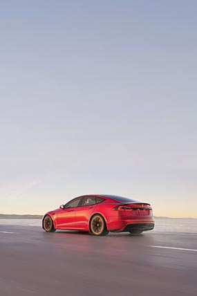 2021 Tesla Model S phone wallpaper thumbnail.