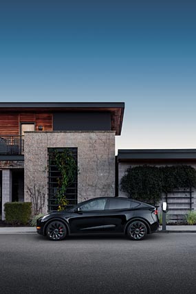 2021 Tesla Model Y phone wallpaper thumbnail.