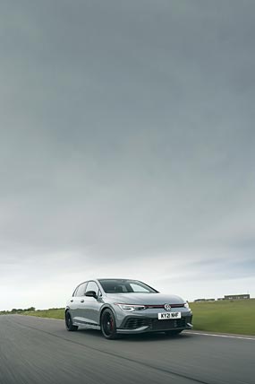 2021 Volkswagen Golf GTI Clubsport 45 phone wallpaper thumbnail.