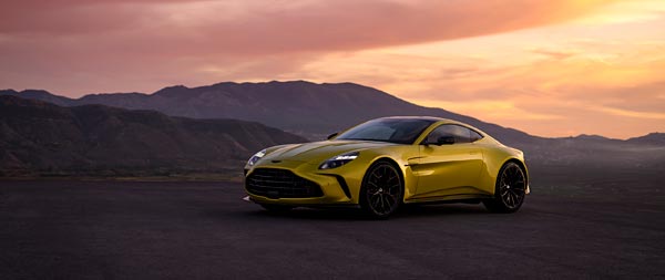 2025 Aston Martin Vantage super ultrawide wallpaper thumbnail.