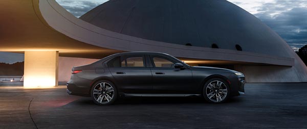 2023 BMW 7-Series wide wallpaper thumbnail.