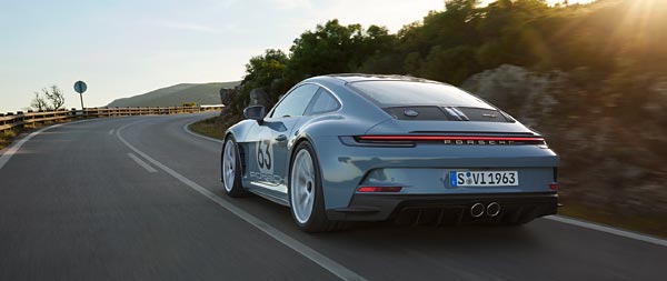 2024 Porsche 911 S/T super ultrawide wallpaper thumbnail.