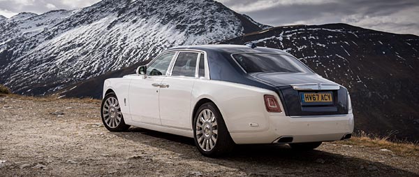 2017 Rolls-Royce Phantom wide wallpaper thumbnail.