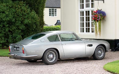 1965 Aston Martin DB6 wallpaper thumbnail.