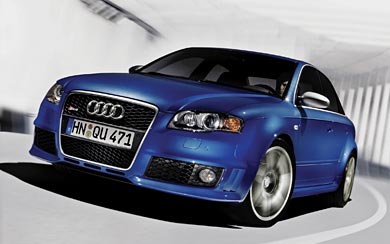 2005 Audi RS4 wallpaper thumbnail.