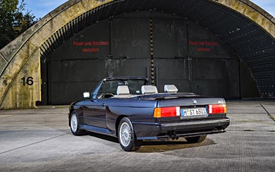 1988 BMW M3 Cabrio wallpaper thumbnail.