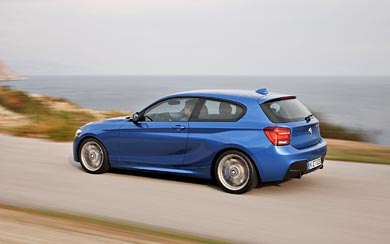 2013 BMW M135i wallpaper thumbnail.