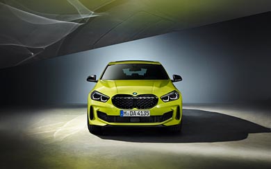 2022 BMW M135i wallpaper thumbnail.