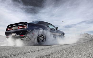 2015 Dodge Challenger SRT Hellcat wallpaper thumbnail.