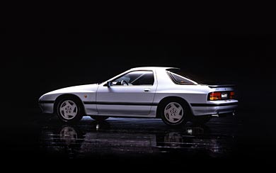 1985 Mazda RX-7 wallpaper thumbnail.