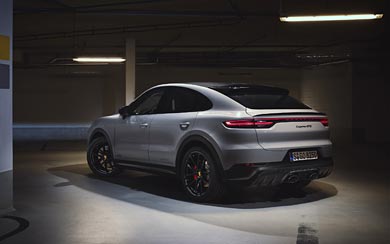 2020 Porsche Cayenne GTS wallpaper thumbnail.