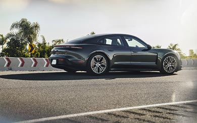 2021 Porsche Taycan 4S wallpaper thumbnail.