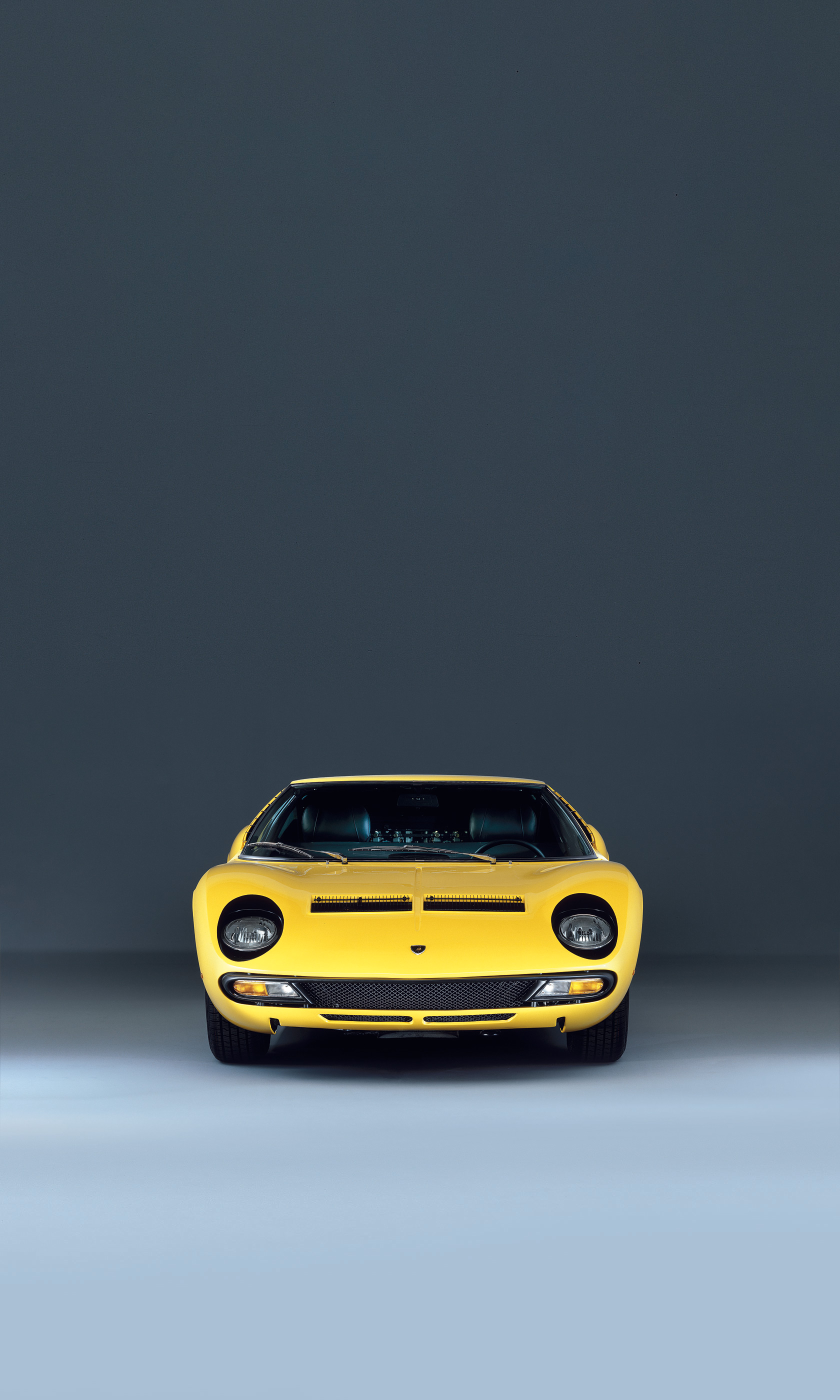  1971 Lamborghini Miura SV Wallpaper.