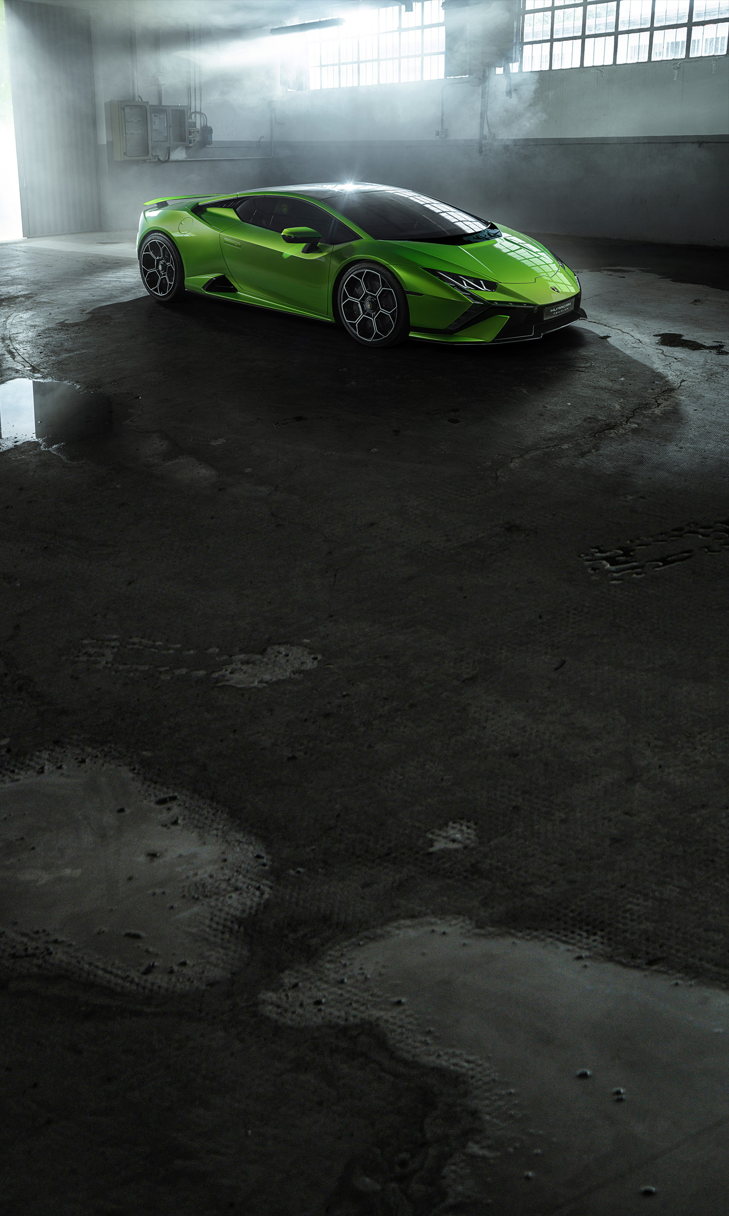  2023 Lamborghini Huracan Tecnica Wallpaper.