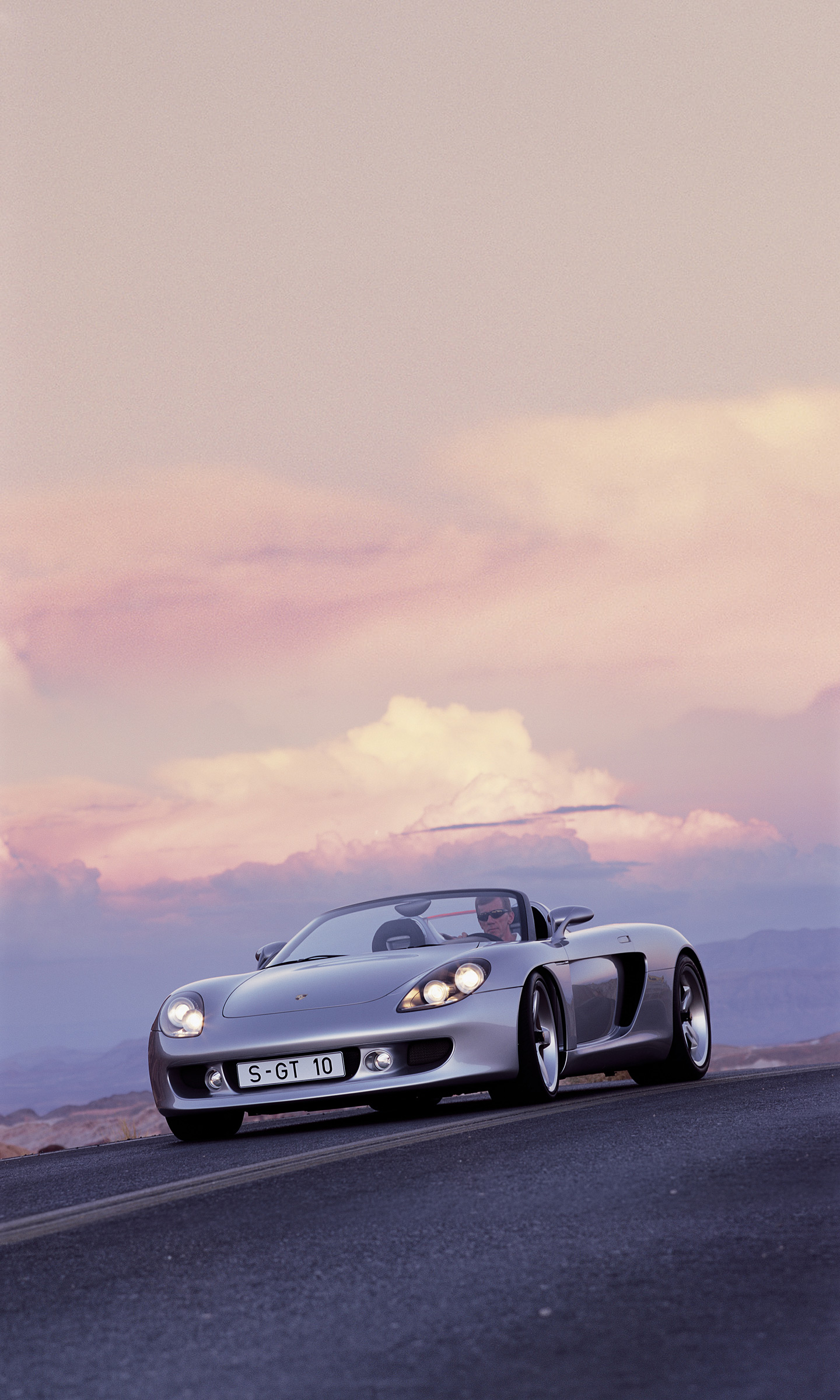  2004 Porsche Carrera GT Wallpaper.