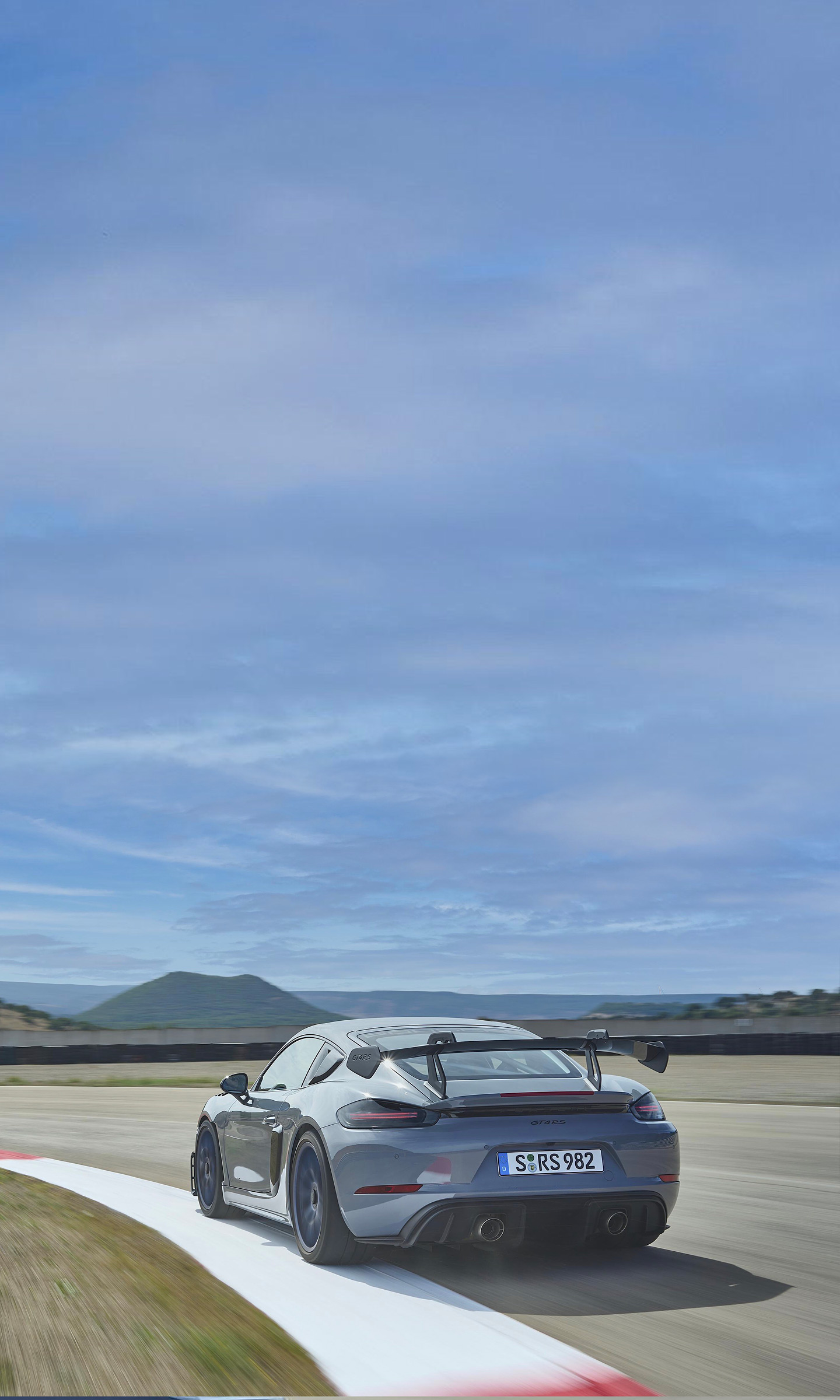  2022 Porsche 718 Cayman GT4 RS Wallpaper.