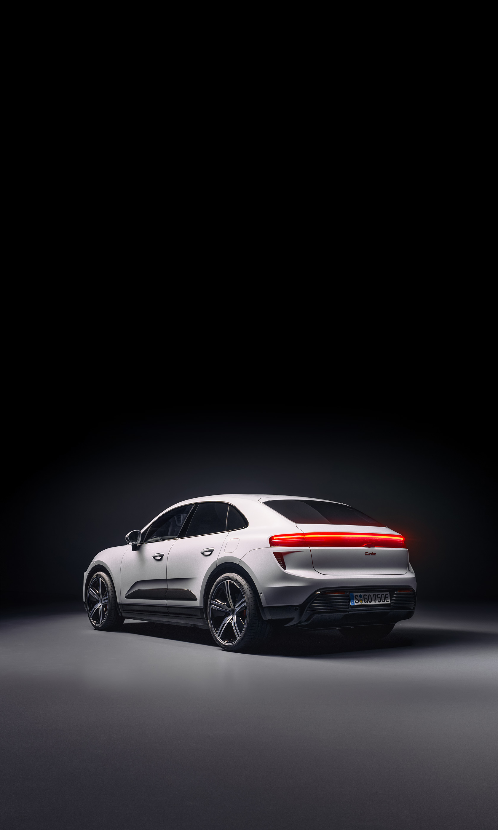  2025 Porsche Macan Turbo Wallpaper.