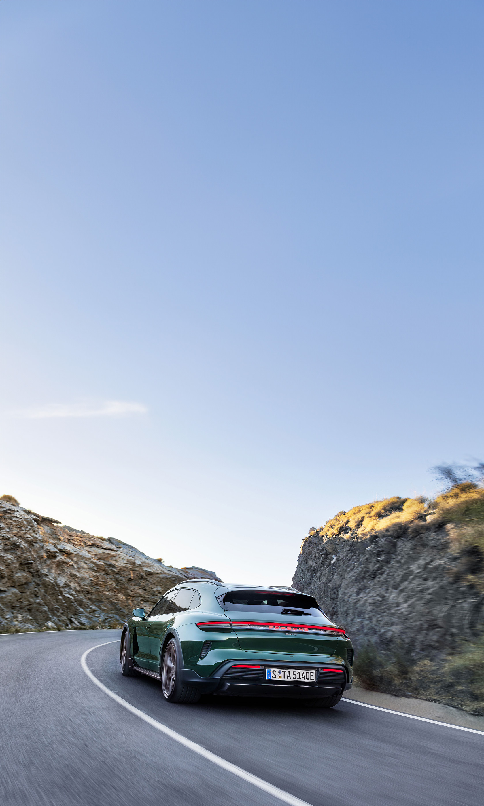  2025 Porsche Taycan Turbo Cross Turismo Wallpaper.