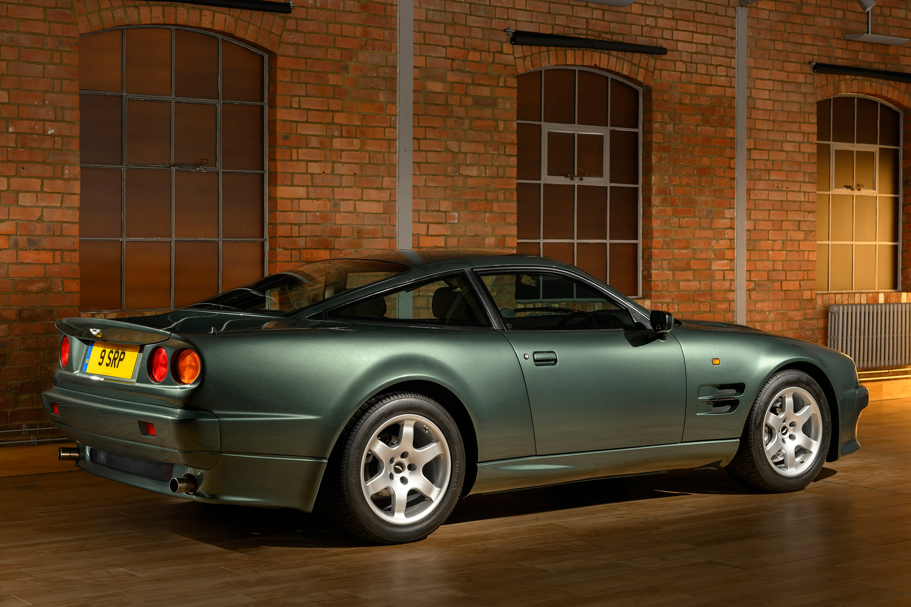  1993 Aston Martin V8 Vantage V550 Wallpaper.