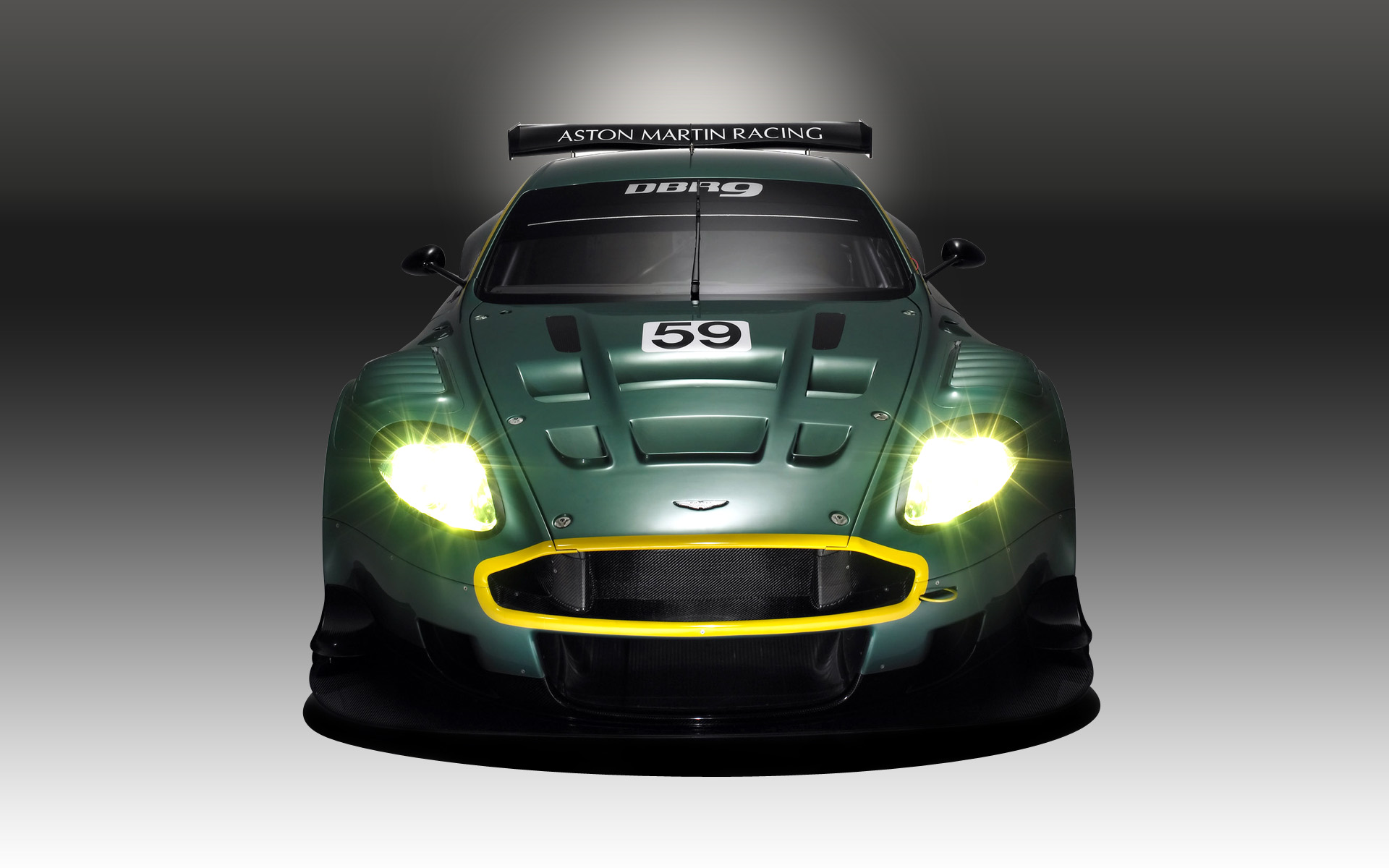  2005 Aston Martin DBR9 Wallpaper.