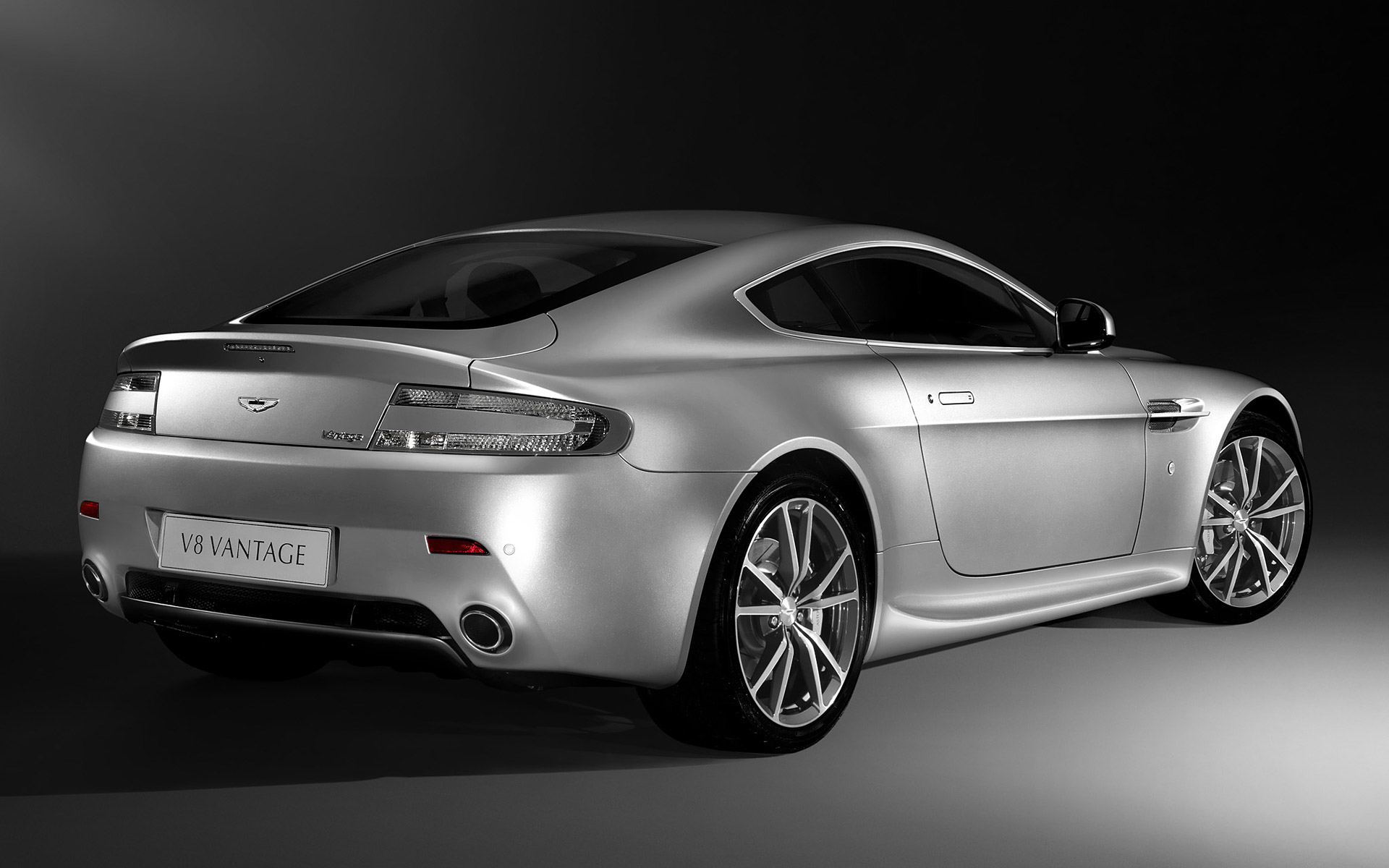  2010 Aston Martin V8 Vantage Wallpaper.
