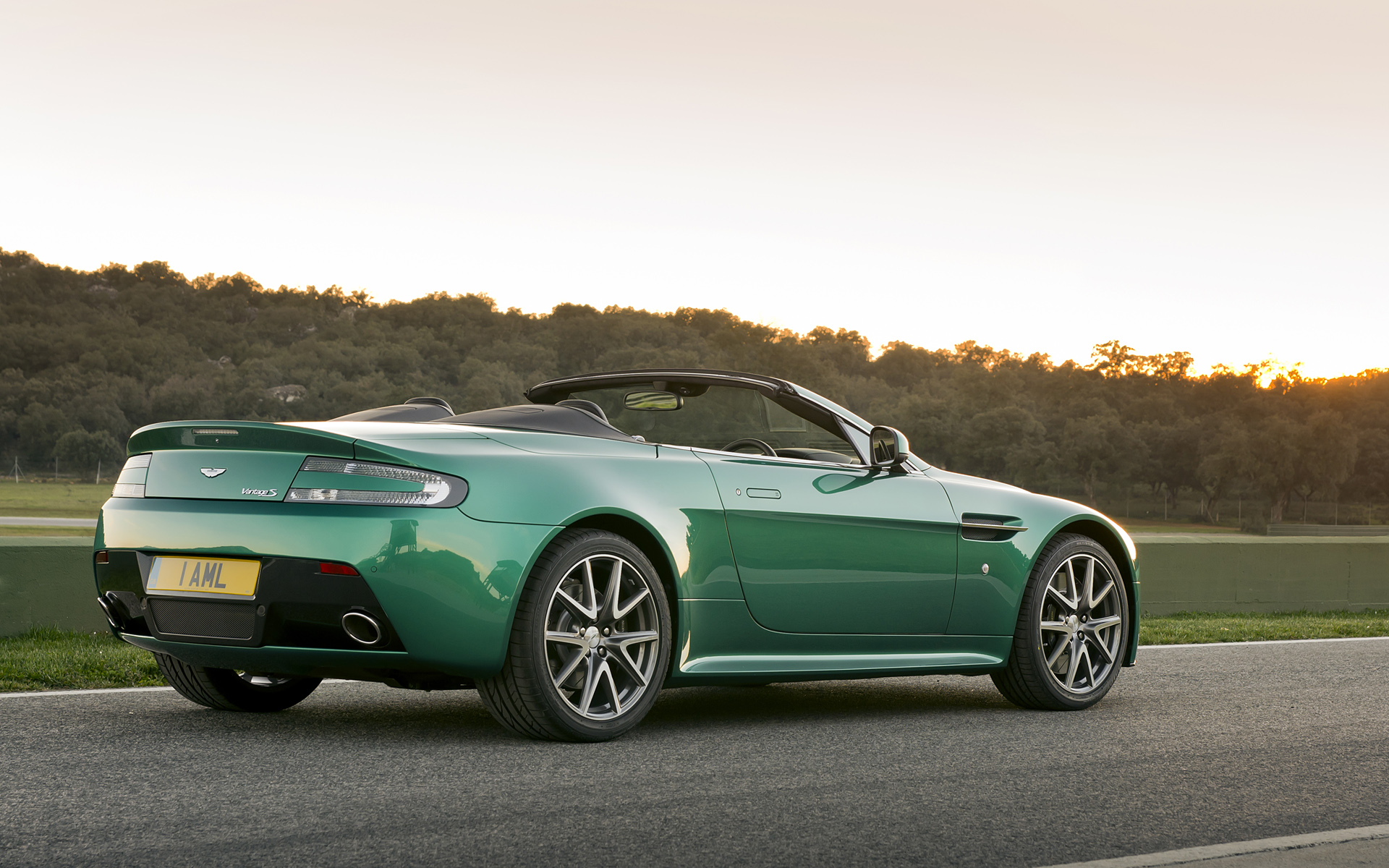  2011 Aston Martin V8 Vantage S Wallpaper.