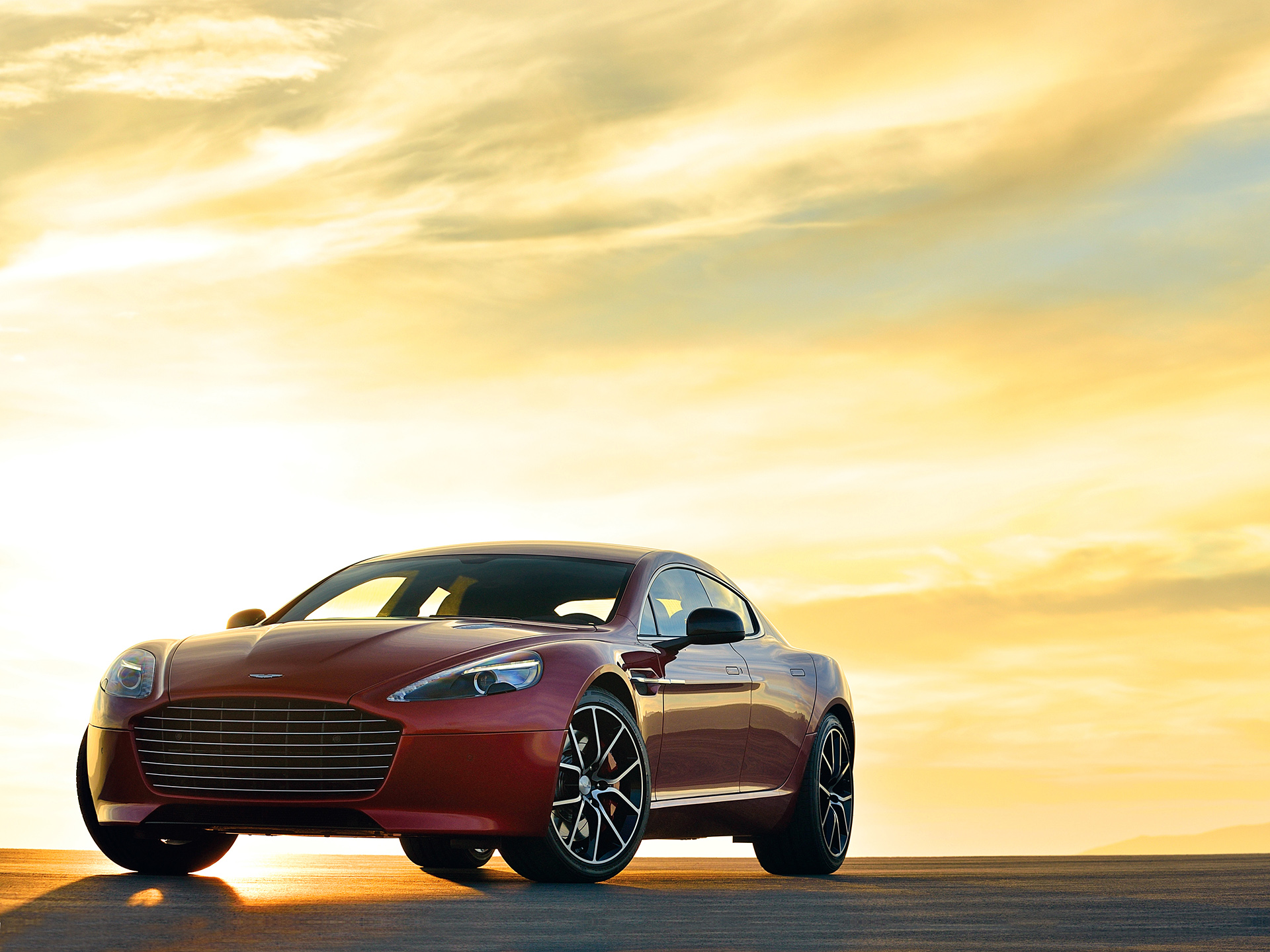  2014 Aston Martin Rapide S Wallpaper.