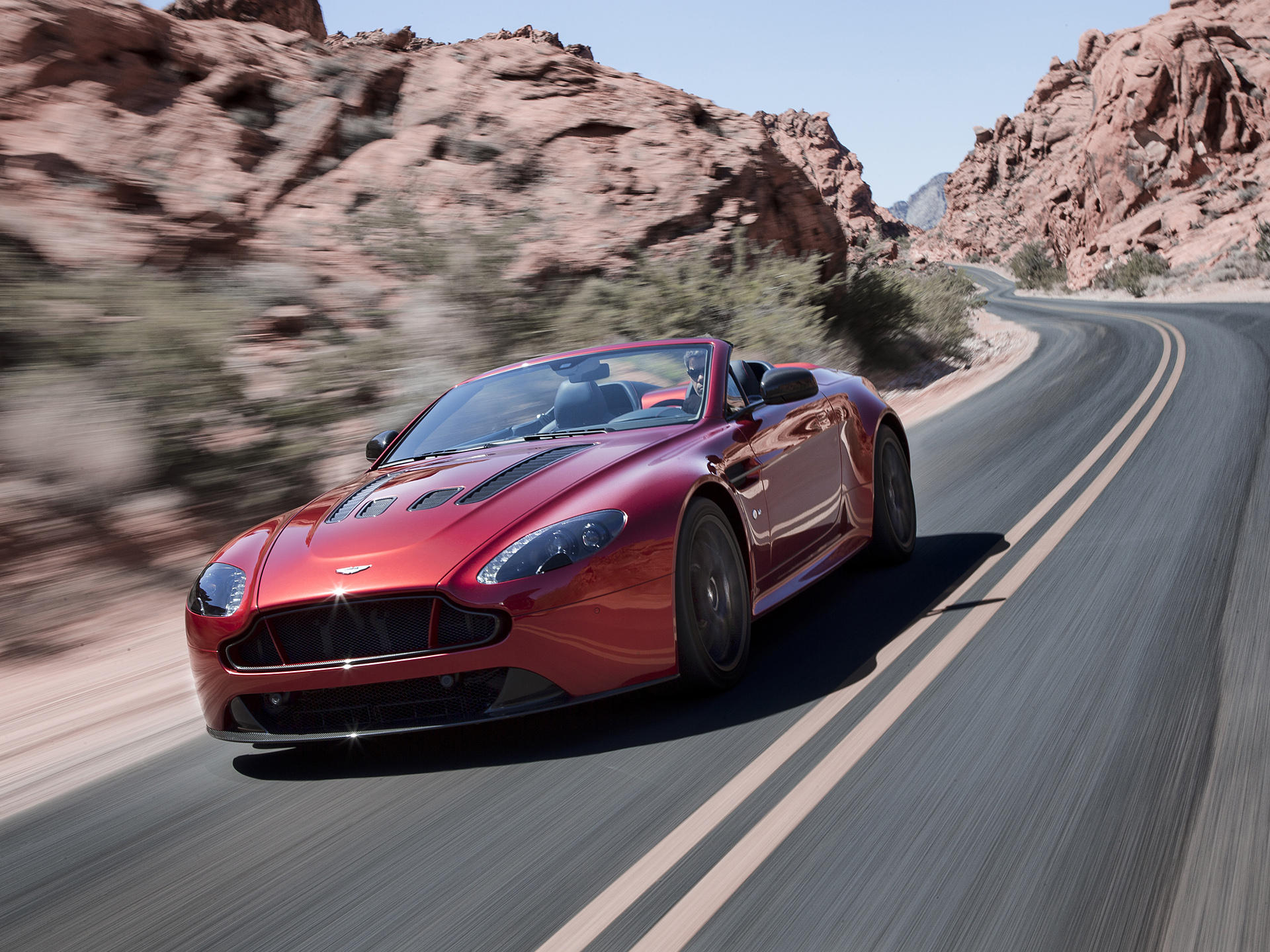 2015 Aston Martin V12 Vantage S Roadster Wallpaper.