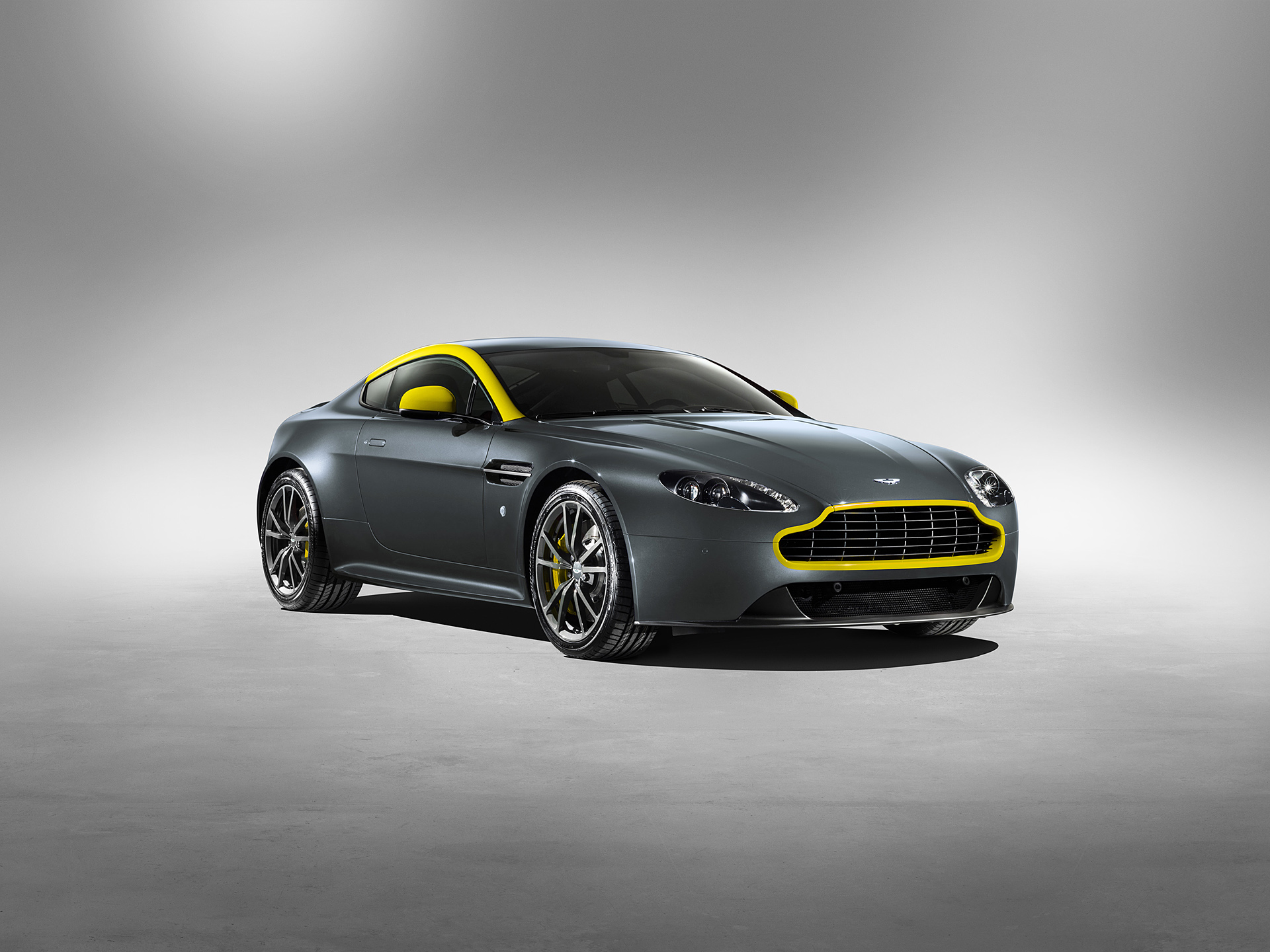 2015 Aston Martin V8 Vantage N430 Wallpaper.
